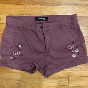 Size 4 mauve Express shorts.